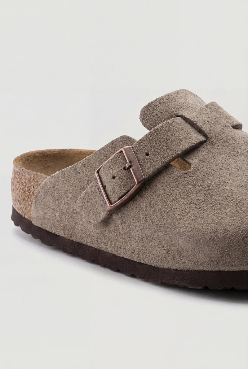 IZAN - SANDALIAS ZUECO DE ANTE COLOR TOPO