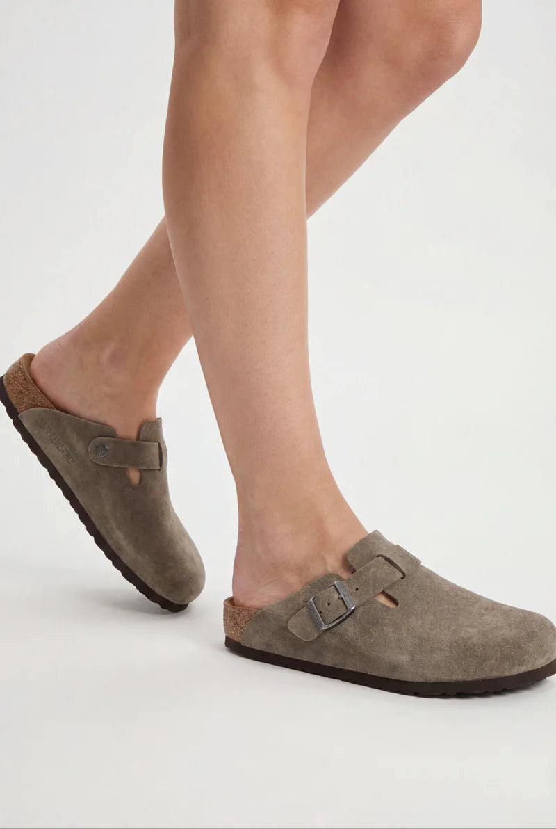IZAN - SANDALIAS ZUECO DE ANTE COLOR TOPO